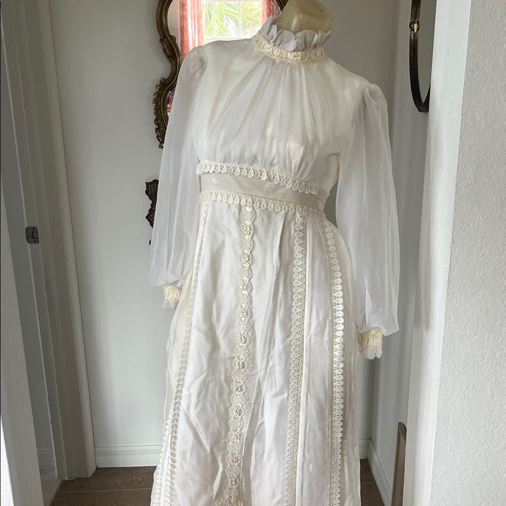 Vintage 60s Alfred Angelo by Edythe Vincent Cream Bridal Gown